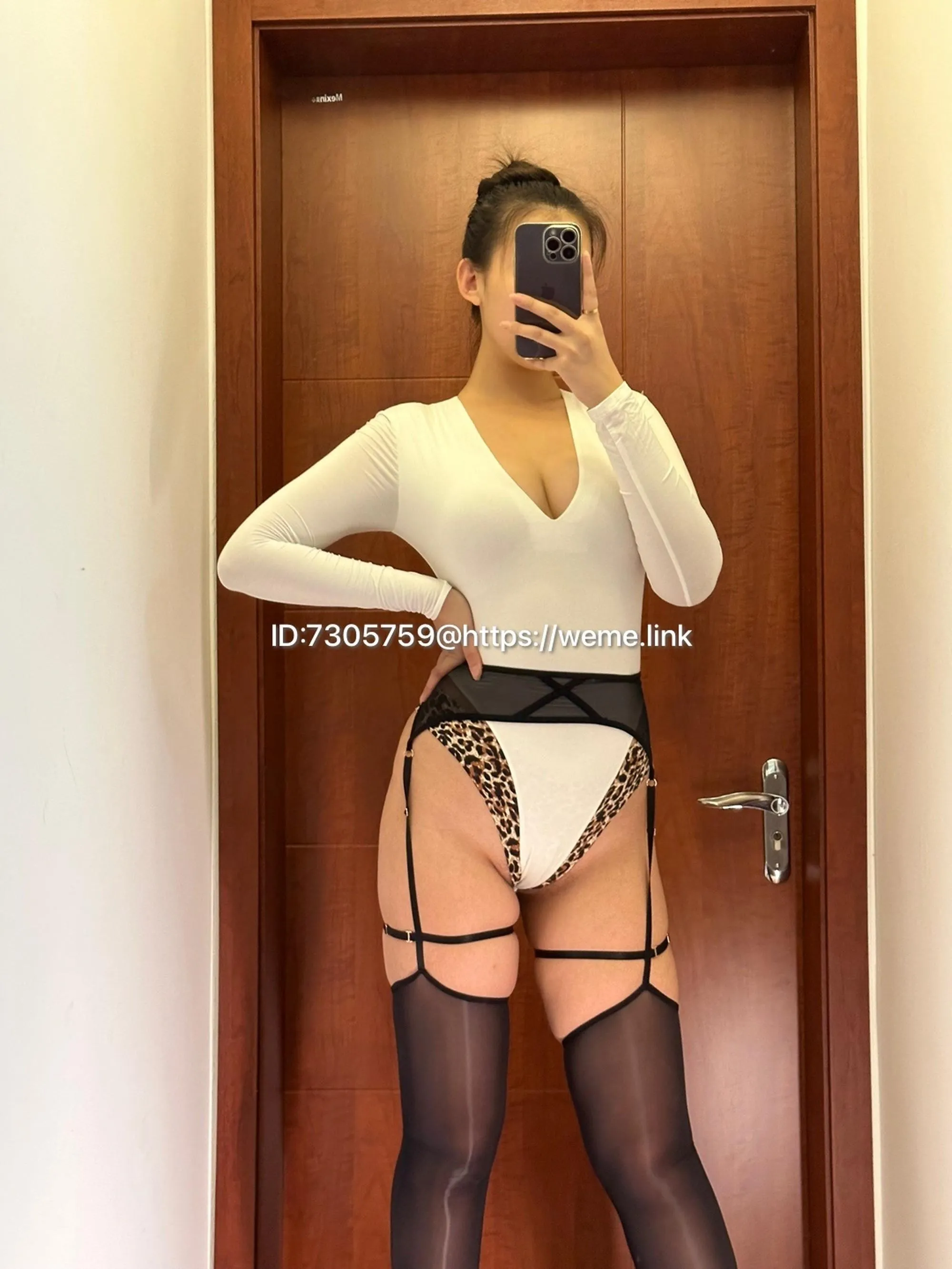 美邵女Baby – NO.011 勒肉黑丝 [60P]插图6
